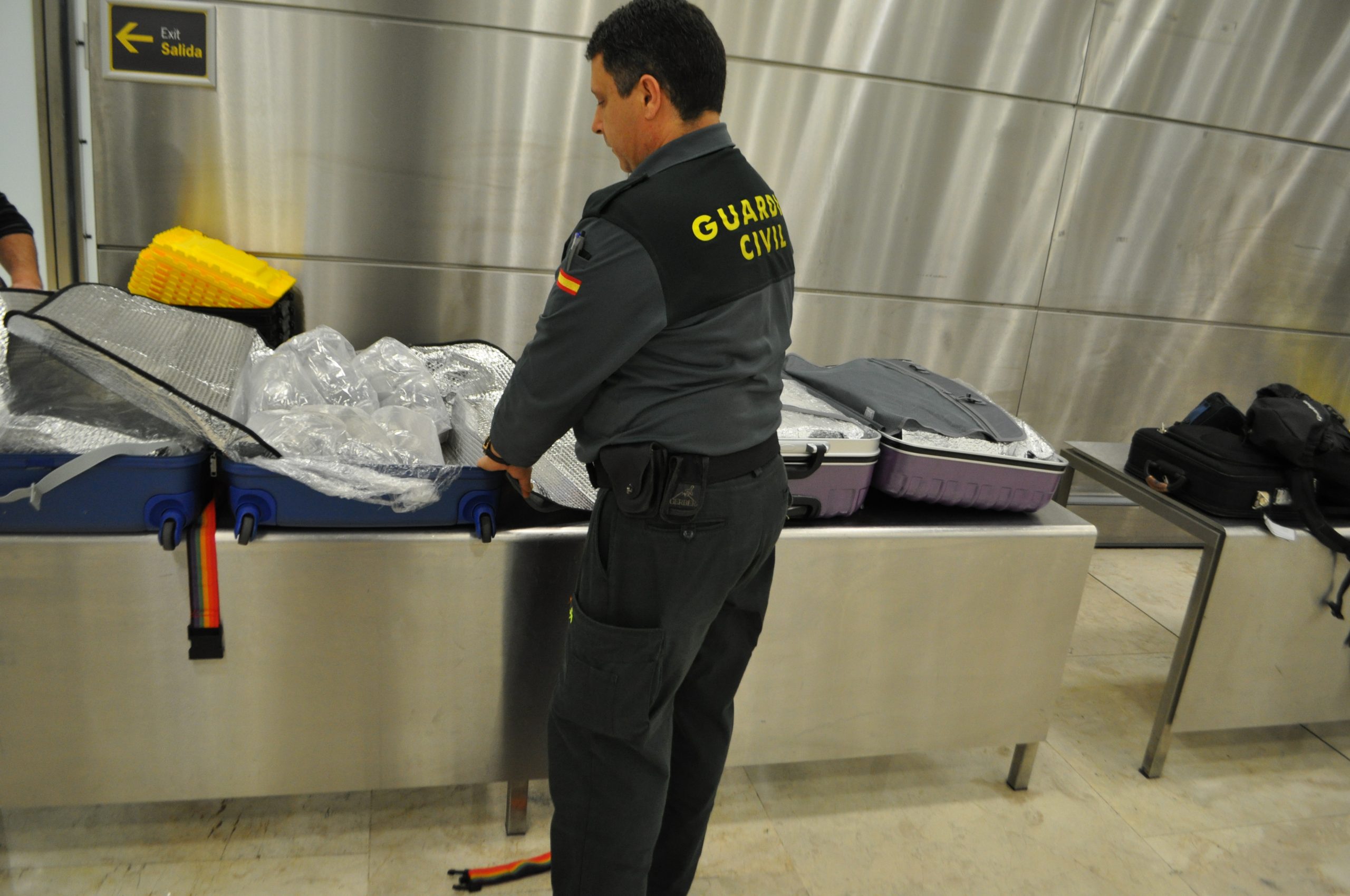illegale smokkel glasaal naar china
